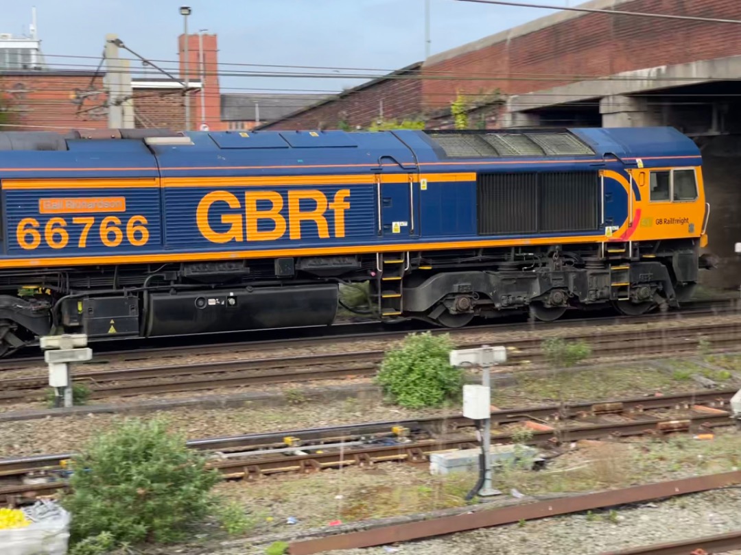 Jonathan Higginson on Train Siding: First time I’ve seen this loco, 66766 heads north through Warrington and into Lancashire with the 6M90 0556hrs
Gloucester -...