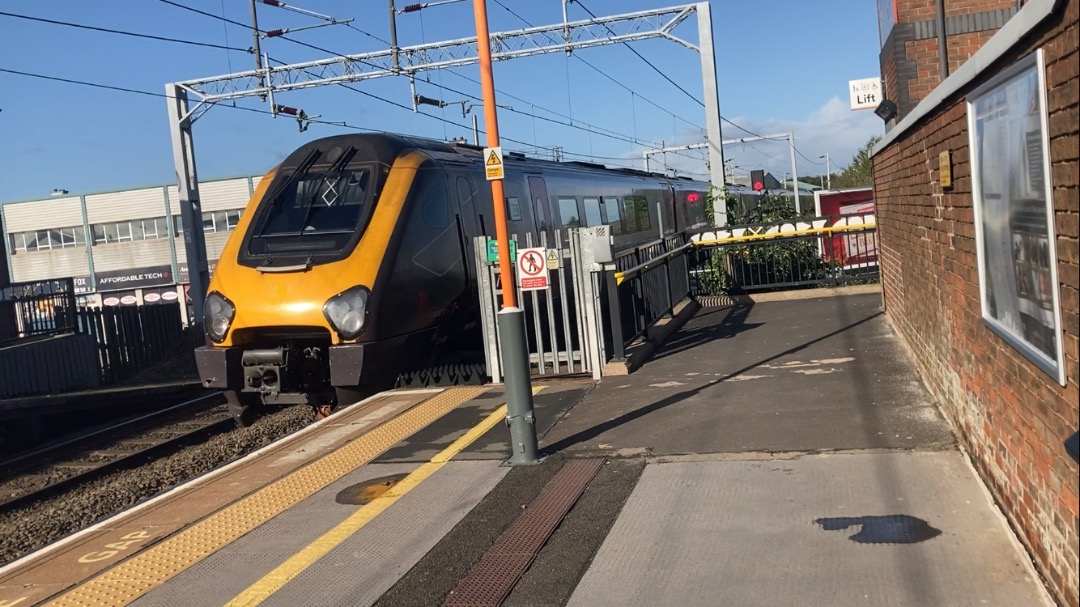 Theo555 on Train Siding: Hey guys, the other day I went to Sandwell and Dudley station for about half an hour and some a few passing Trains, caught TFW's
158832 with a...