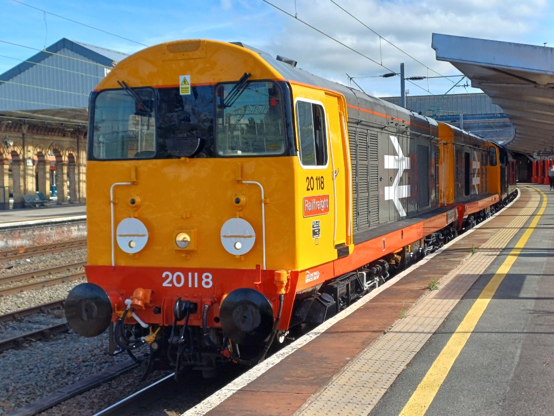 James Taylor on Train Siding: Class 20 118 and 20 132 with 37 409 and 37 521 heading to preston for the NORTH WEST WANDERER RAILTOUR to do there bit go to
Channel for...