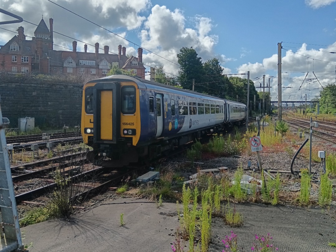 Whistlestopper on Train Siding: Northern class 156/4 No. #156425 arriving into Preston this morning working 2N83 0852 Colne to Preston.