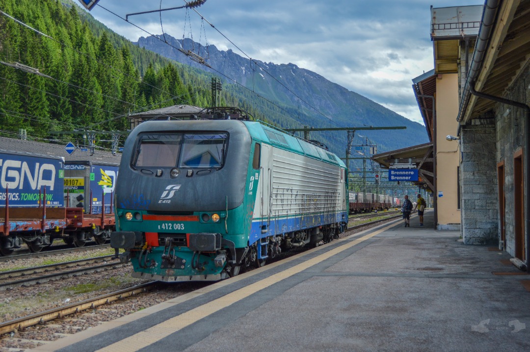 Adam L. on Train Siding: An Italian E.412 Class electric is seen switching light power at the northern end of the Brenner Pass Station not long after the engine
driver...