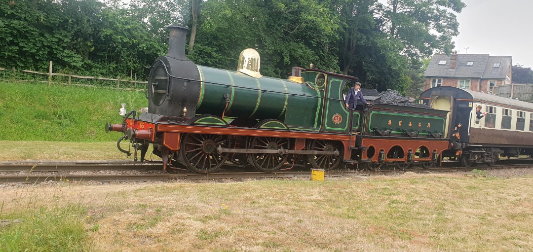 Timothy Shervington on Train Siding: I had a trip on the Spa Valley Railway today. The bonus of the day was finding some unknown vantage point for filming and
photos...