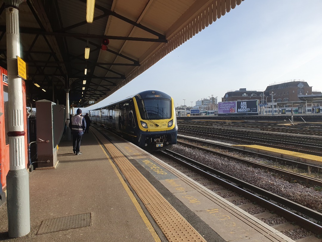 Murray Jones on Train Siding: A few from Clapham Junction and Mortlake stations, including my first spot of a 701. Taken 24th January 2024.