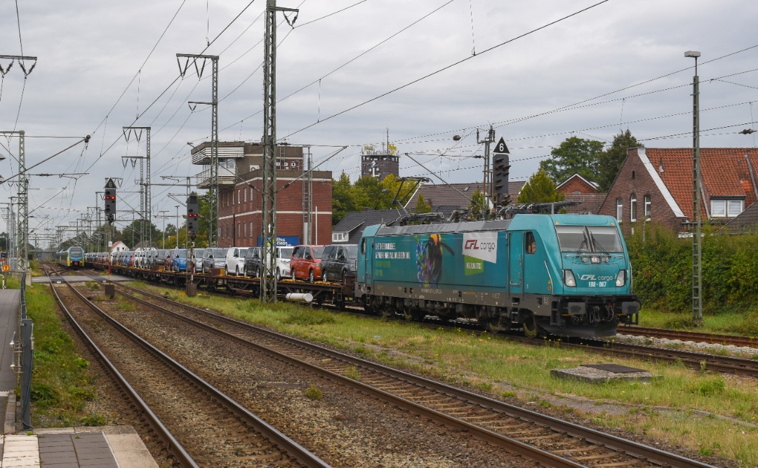 NL Rail on Train Siding: Sinds een aantal weken brengt CFL Cargo elke werkdag een autotrein van/naar Emden. Gepland moet de trein uit de richting Hannover naar
Emden...