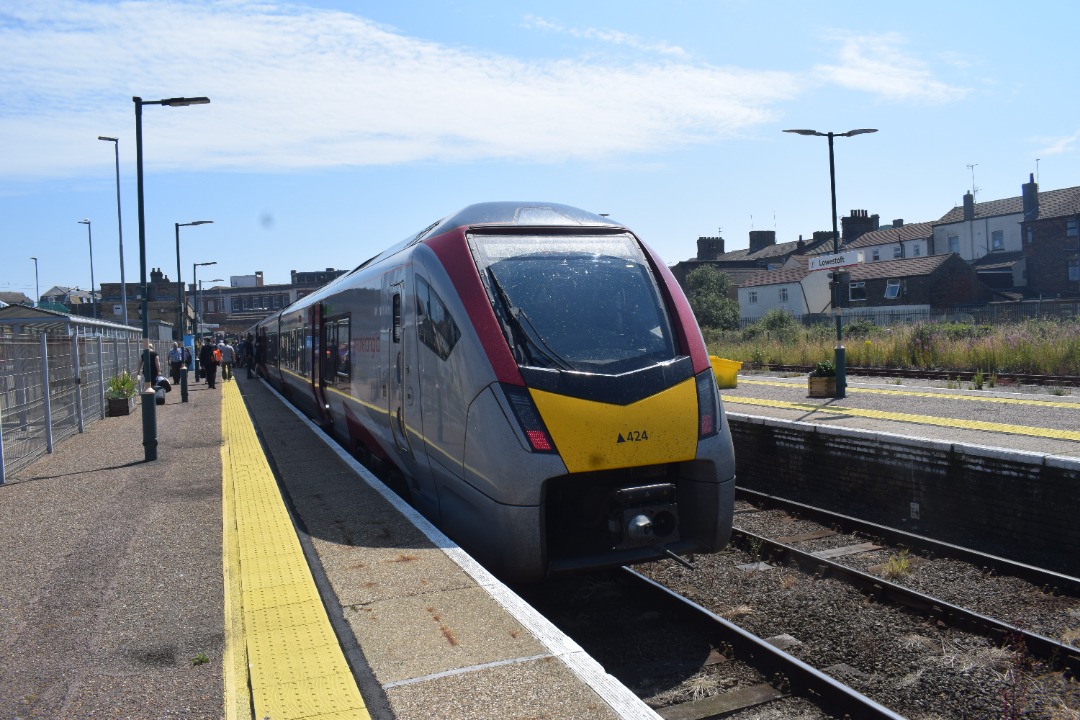 Hardley Distant on Train Siding: CURRENT: 755424 stands at Lowestoft Station today awaiting departure with the 2J75 11:48 Lowestoft to Norwich (Greater Anglia)
service.