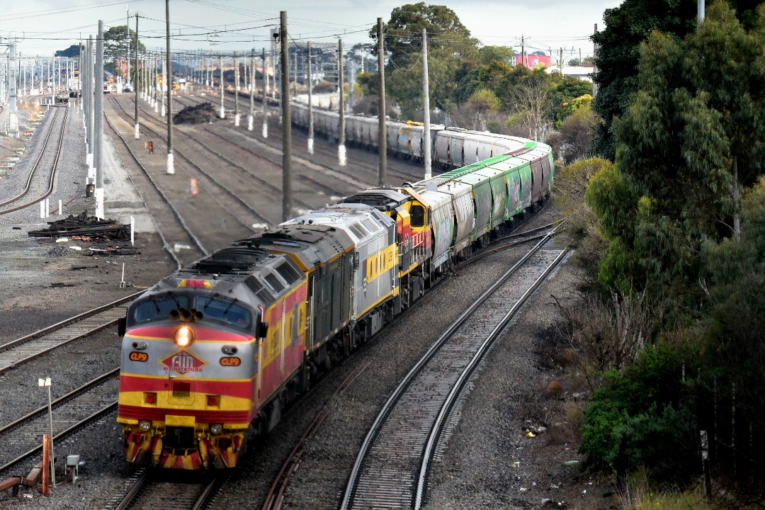 Shawn Stutsel on Train Siding: SSR's CLP9 ( Auscision Models Livery), 44217, CLF3, and BRM002 trundles past Tottenham Yards, West Footscray Melbourne with
5CM4, Loaded...