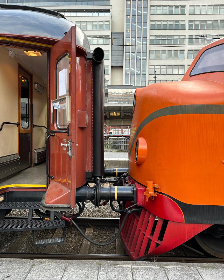 Pella on Train Siding: The Swedish railway museum took a tour with their Ra 846 locomotive, also called Rapid 1. The locomotive is restored to how it looked
when Nohab...