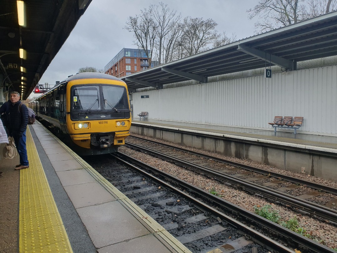 Murray Jones on Train Siding: A few photos from Three Bridges and Redhill on 27 November 2023, including a (slightly blurry) shot of 66142 running a freight
service.