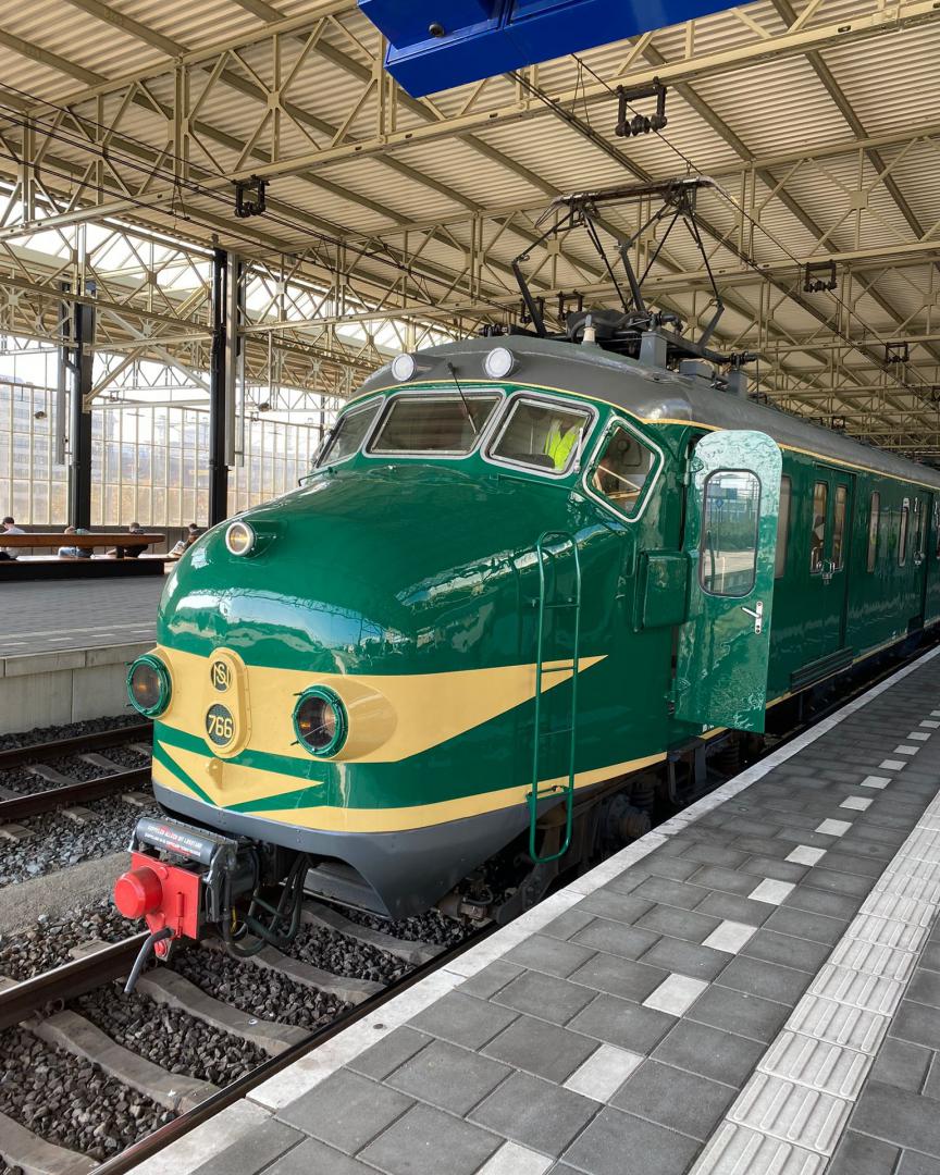 24Trains.tv on Train Siding: De Hondekop 766 van de Stichting Hondekop heeft een nieuwe verflaag gekregen en maakt vandaag een rondje door Nederland.
24Trains.tv is er...