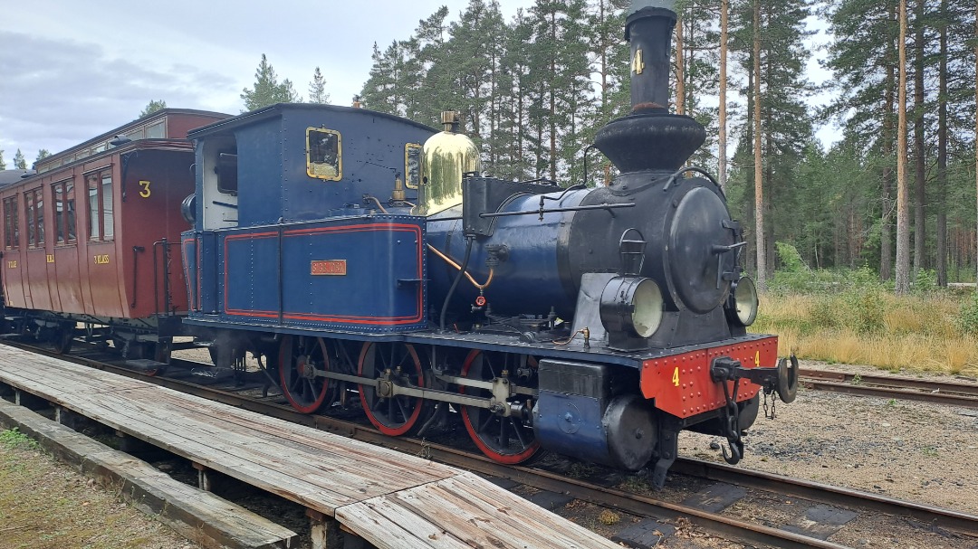 Grasshopper Without Grass on Train Siding: Last day of trains until next year at Jädraås-Tallås railway, an 891mm narrow gauge heritage railway
in Gävleborg.