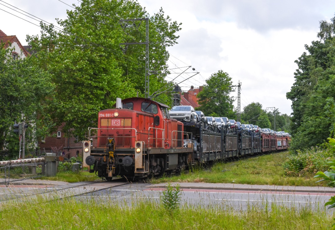 NL Rail on Train Siding: Er werd besloten om een keer in de haven van Emden te kijken naar cargo. Er werd ook een tijdje langs de hoofdlijn gestaan in Emden
vooral...