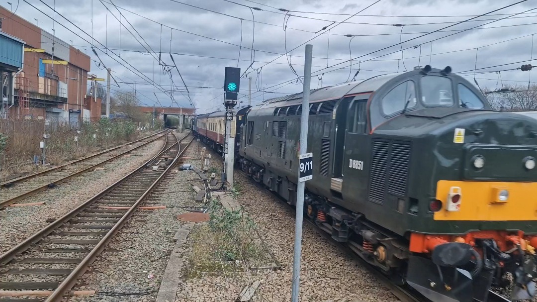 Nathaniel on Train Siding: 70000 'britannia' and 60007 'Sir Nigel Gresley' pulling 2 support coaches and at the rear class 37 D6851
'flopsie' passing Warrington BQ on...