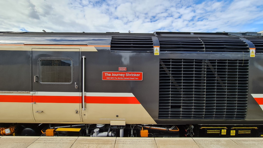 Tom Lonsdale on Train Siding: #EastMidlandsRailway 43274 and 43102 pause at Nottingham before forming the 16:45 to London St Pancras. #trainspotting #train
#diesel...