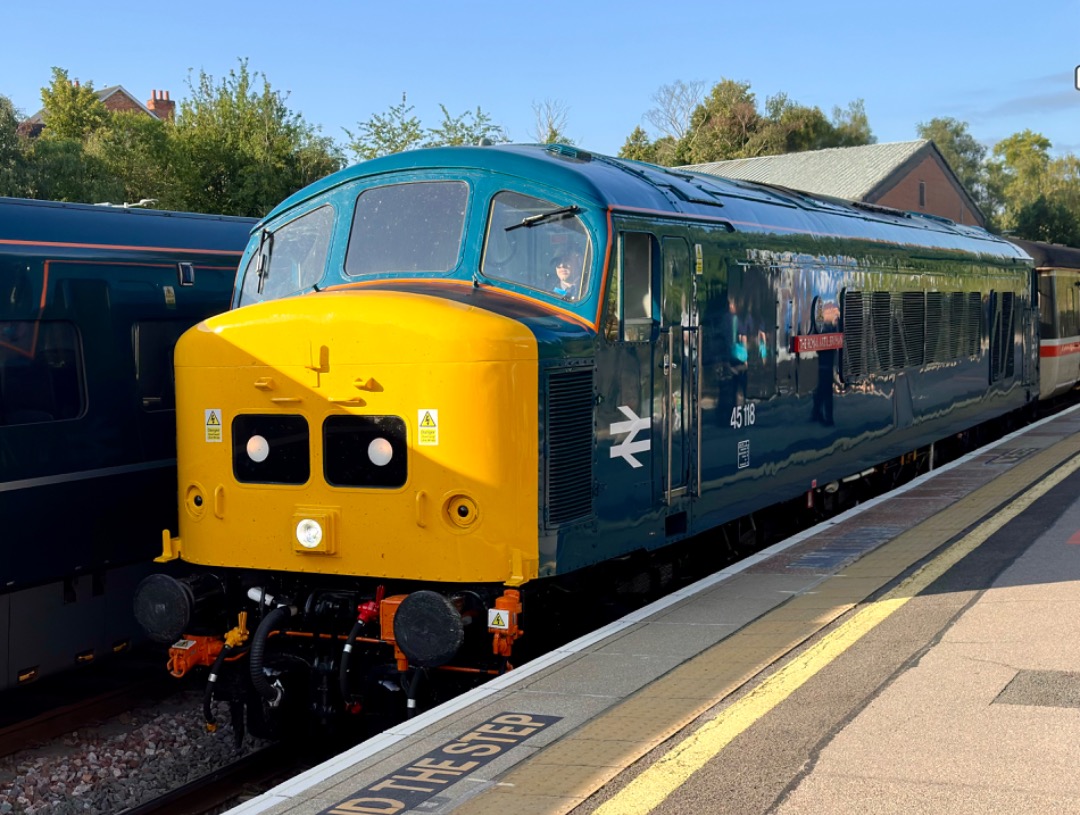 Michael Gates on Train Siding: Class 45, 45118 'The Royal Artilleryman' aproaches Cheltenham Spa station on sunny 27th July 2024. The magnificently
restored and...