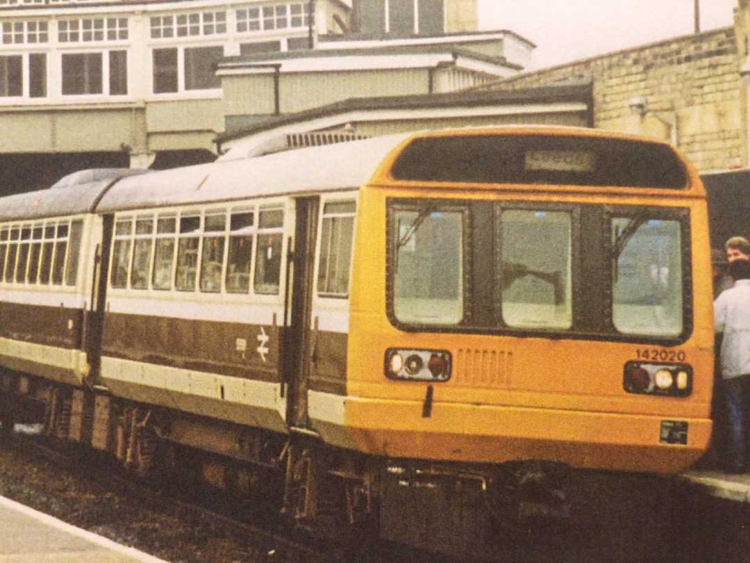 Alex Coomber on Train Siding: A Class 142 Pacer No. 142020. The Class 142 Pacer was a development of the earlier Class 141 built at Derby in 1985-87 for rural
branch...