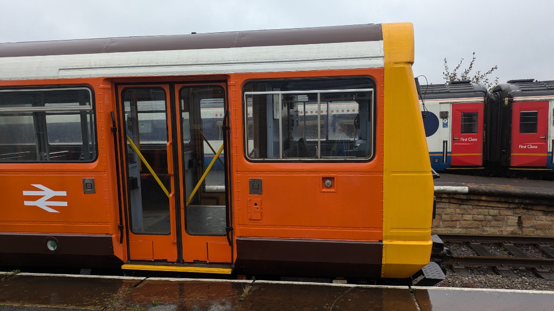 kieran harrod on Train Siding: Freshly painted 142013 Pacer DMU travelling around at the annual DMU gala at the Midland Railway center - Butterley. Seen here as
she...