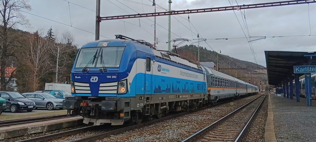 Davca ☑️ on Train Siding: Express train " bavorský express" from Prague main station to München hbf with locomotive Siemens vectron
And locomotive 362 "eso"