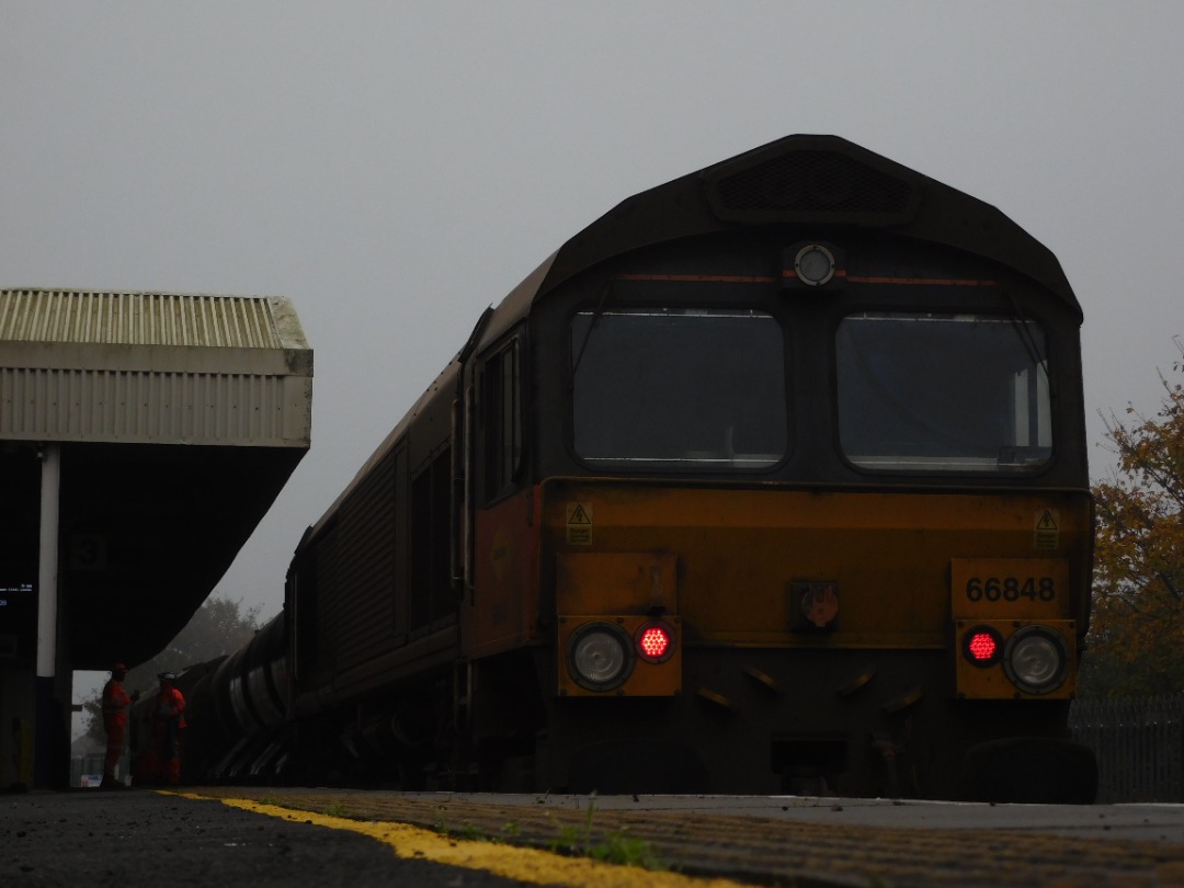 Transport in N-E Lincolnshire on Train Siding: #trainspotting #train #diesel #station #crossing #junction #lineside #photo