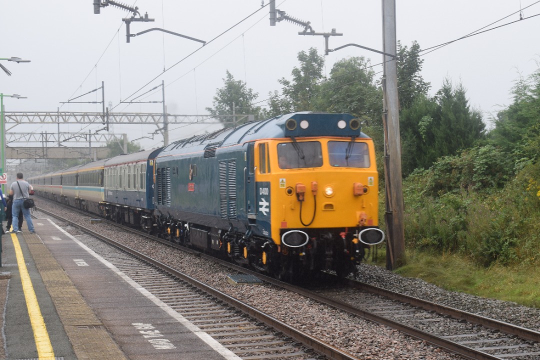 Hardley Distant on Train Siding: CURRENT: 50050 'Fearless' (Front - 1st Photo) and 45118 'The Royal Artilleryman' (Rear - 2nd Photo) speed
thrpugh Acton Bridge Station...