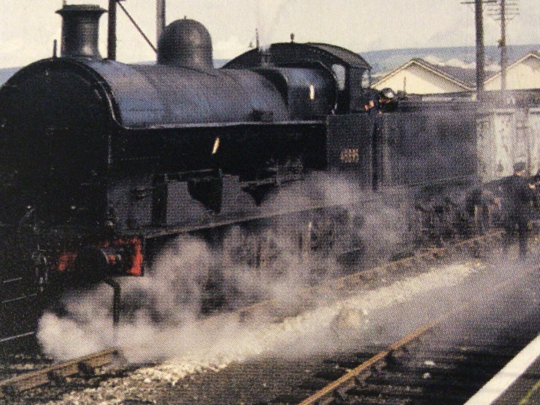 Alex Coomber on Train Siding: Watched intently by a group of young trainspotters. An ex LNWR Class G2A 7F locomotive. No. 48895 of Springs Branch in Wigan backs
onto a...