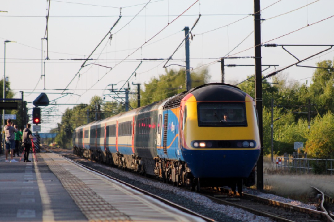 Ethan Harrington on Train Siding: Here's 43089 and 43159 belting it through Northallerton after just been given the green signal working Edinburgh to Crewe
under the...