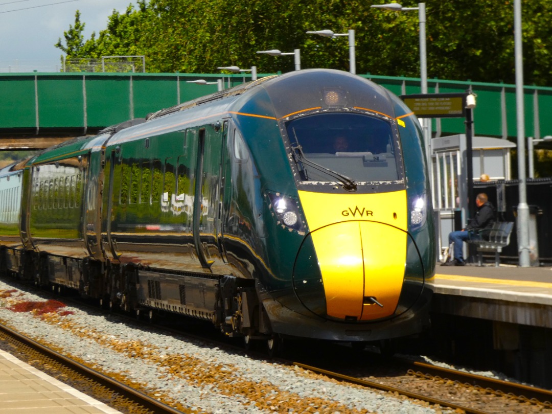 Jacobs Train Videos on Train Siding: #802102 is seen passing through Marsh Barton station working a Great Western Railway service from London Paddington to
Penzance