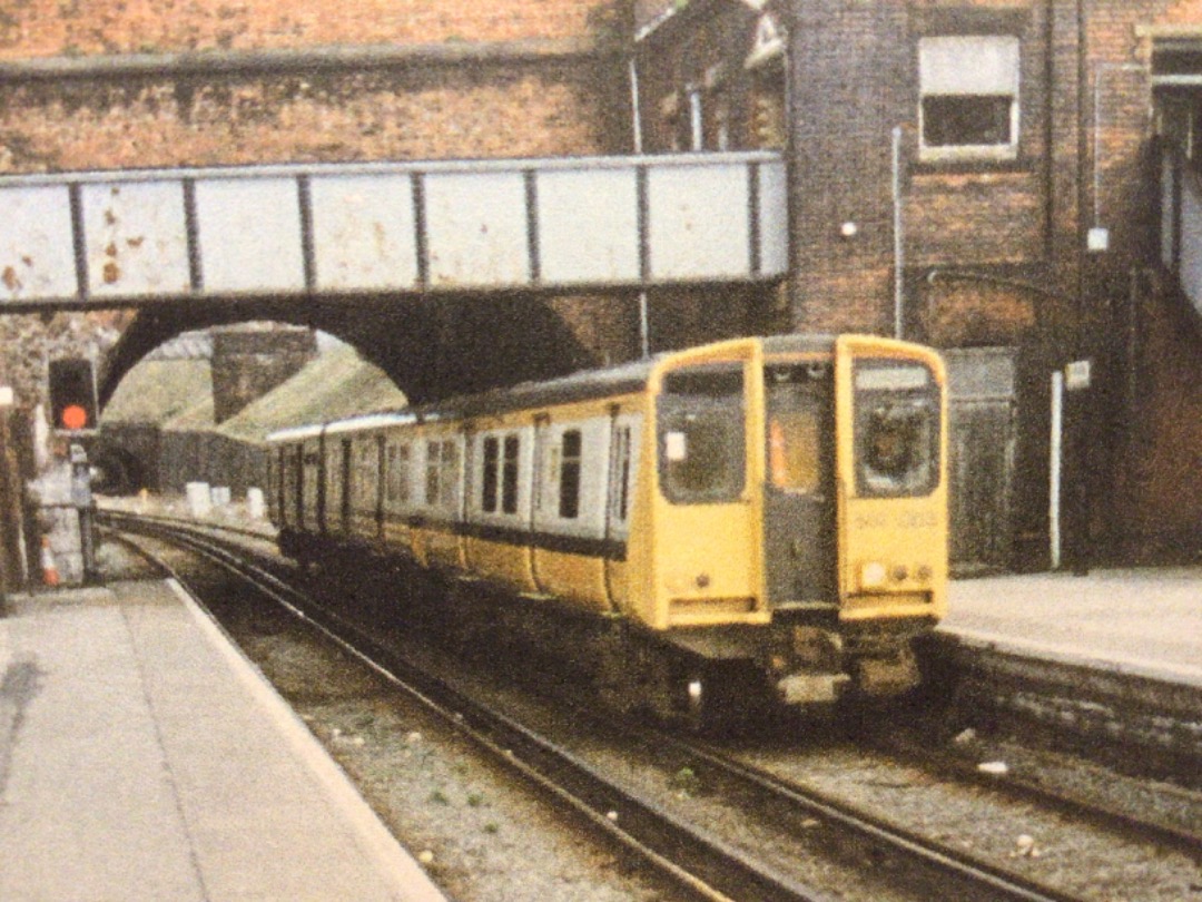 Alex Coomber on Train Siding: A Class 507/8. Merseyrail had been a little more fortunate. Relatively modern Class 507. No. 507008 runs into Kirkdale en route
to...