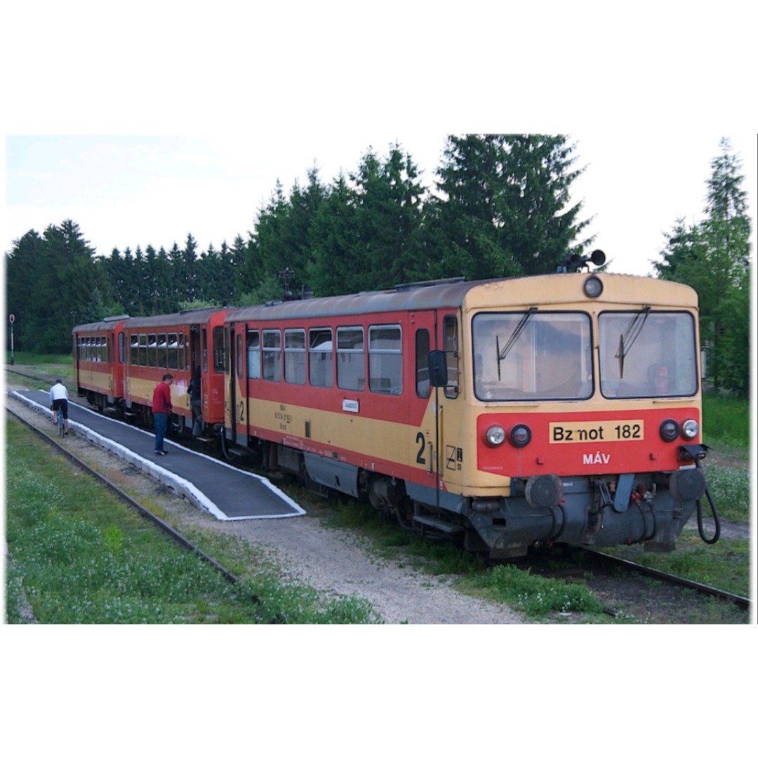 Train Siding in an online community for all railway enthusiasts, trainspotters and railway modellers from around the world.