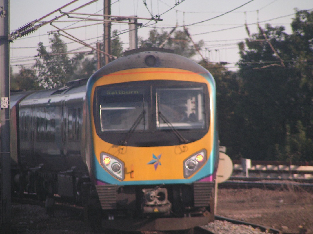 Jack Palmer on Train Siding: 185104 +1851xx departs York working a Manchester Airport to Saltburn service #trainspotting #lineside #York #yrk #station #desiro
#185...