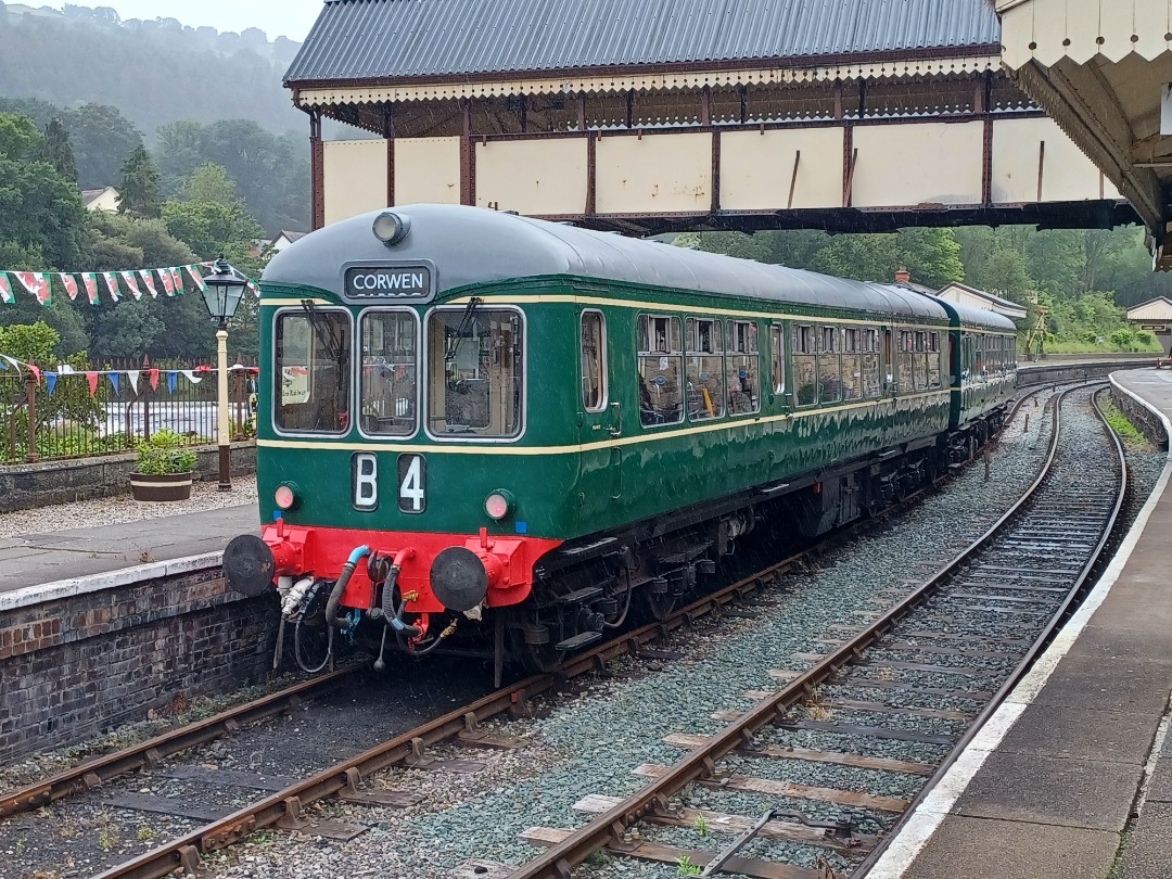 Trainnut on Train Siding: #photo #train #steam #diesel #dmu #station My trip on the new Llangollen & Corwen steam railway extension to Corwen. 68067 and
class 109 DMU....