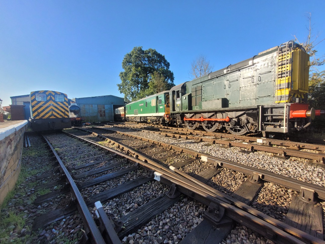 Emily Crowther on Train Siding: Yard waking up and getting prepped for the mix traction gala at #Swindon&CrickladeRailway