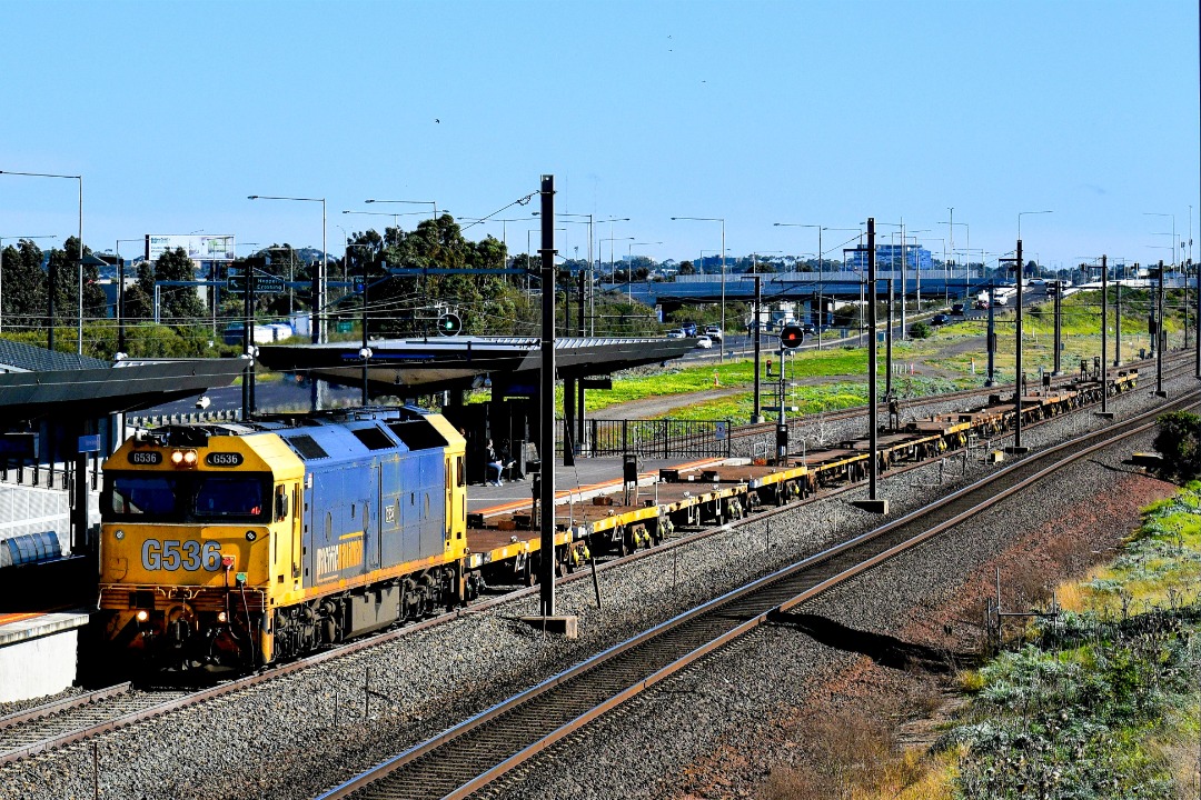 Shawn Stutsel on Train Siding: Pacific National's G536 passes through Williams Landing, Melbourne with 9202, Wagon Transfer ex North Geelong...