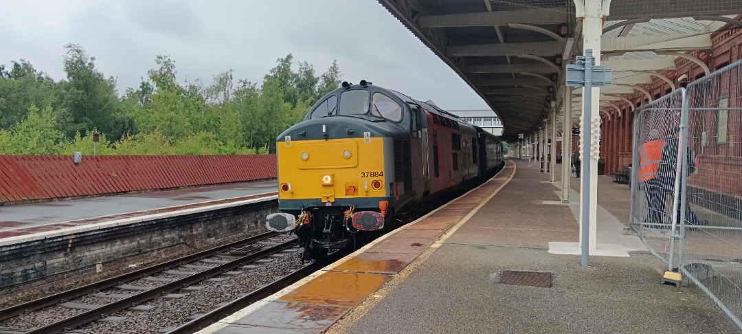 TrainGuy2008 🏴󠁧󠁢󠁷󠁬󠁳󠁿 on Train Siding: It's been a great day up here in North Wales; we had FOUR Class 37s in one day; 37884, 37608,
37508 and 37418!