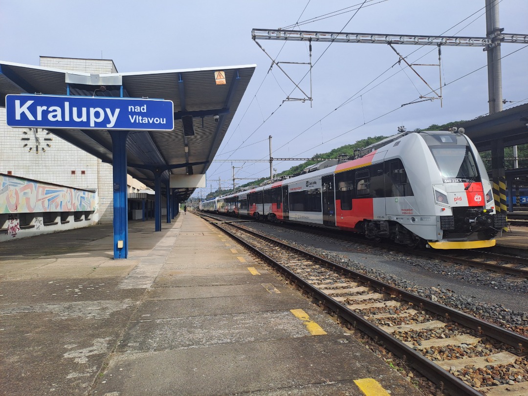 Vlaky z česka on Train Siding: I just had to see this beauty in service, so I hopped on a train to Kralupy and took this picture of the (S4) Os 9645 pid
regiopanter...