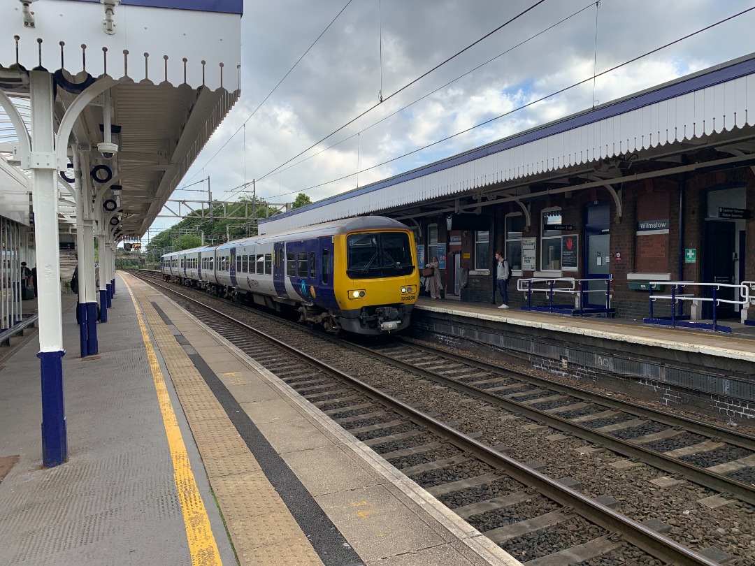 Chris Pindar on Train Siding: This Wednesday's light engine at East Didsbury was 57308 (again!). Also a few from Wilmslow on the way south too.