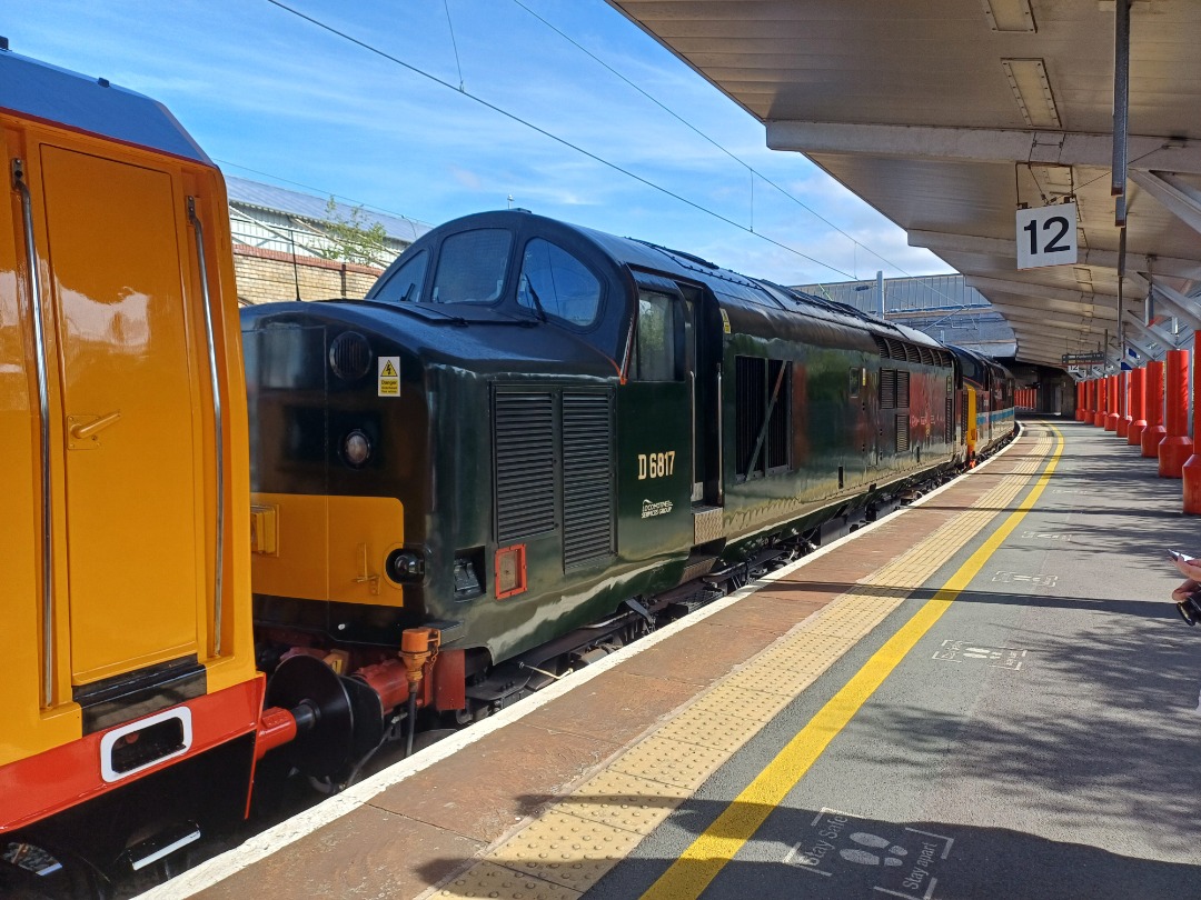 James Taylor on Train Siding: Class 37 409 and 37 521 at crewe Station going to preston Station for the railtour 10/8/24...