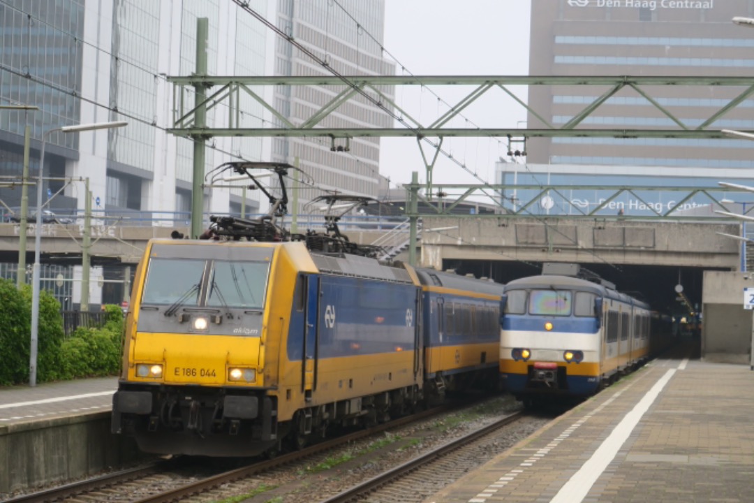 Arnout Uittenbroek on Train Siding: After 40 years of service the SGM emu's will retire on December 12. Also this one running with a mouth cap 😀