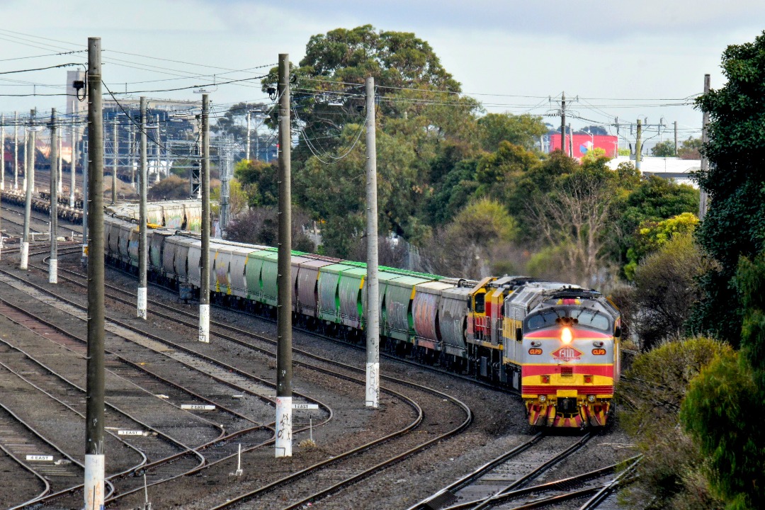 Shawn Stutsel on Train Siding: SSR's CLP9 ( Auscision Models Livery), 44217, CLF3, and BRM002 trundles past Tottenham Yards, West Footscray Melbourne with
5CM4, Loaded...