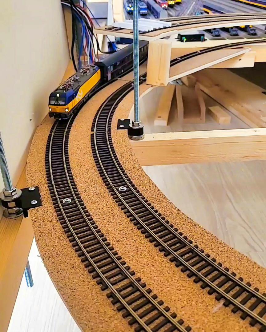 Train Siding in an online community for all railway enthusiasts, trainspotters and railway modellers from around the world.