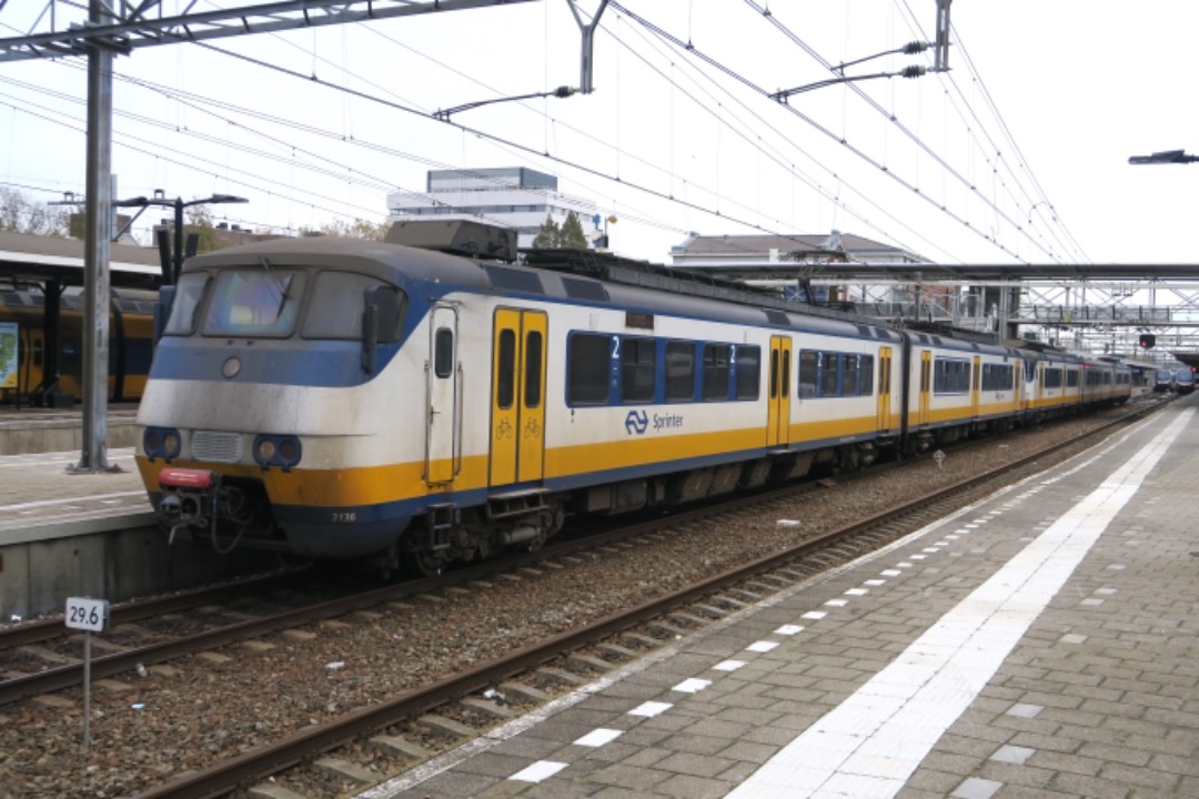 Arnout Uittenbroek on Train Siding: After 40 years of service the SGM emu's will retire on December 12. Also this one running with a mouth cap 😀