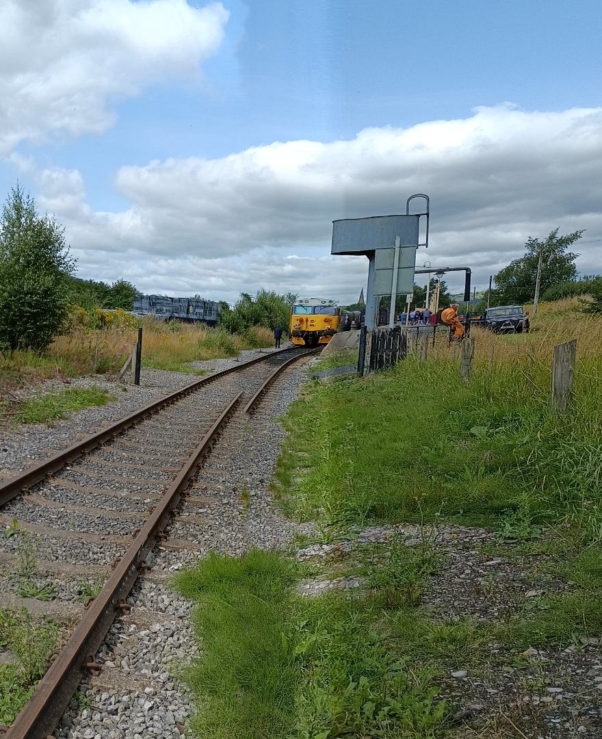 Brian Johnson on Train Siding: 50 015 at Heywood station in the East Lancashire Railway and views of the line running to Rochdale