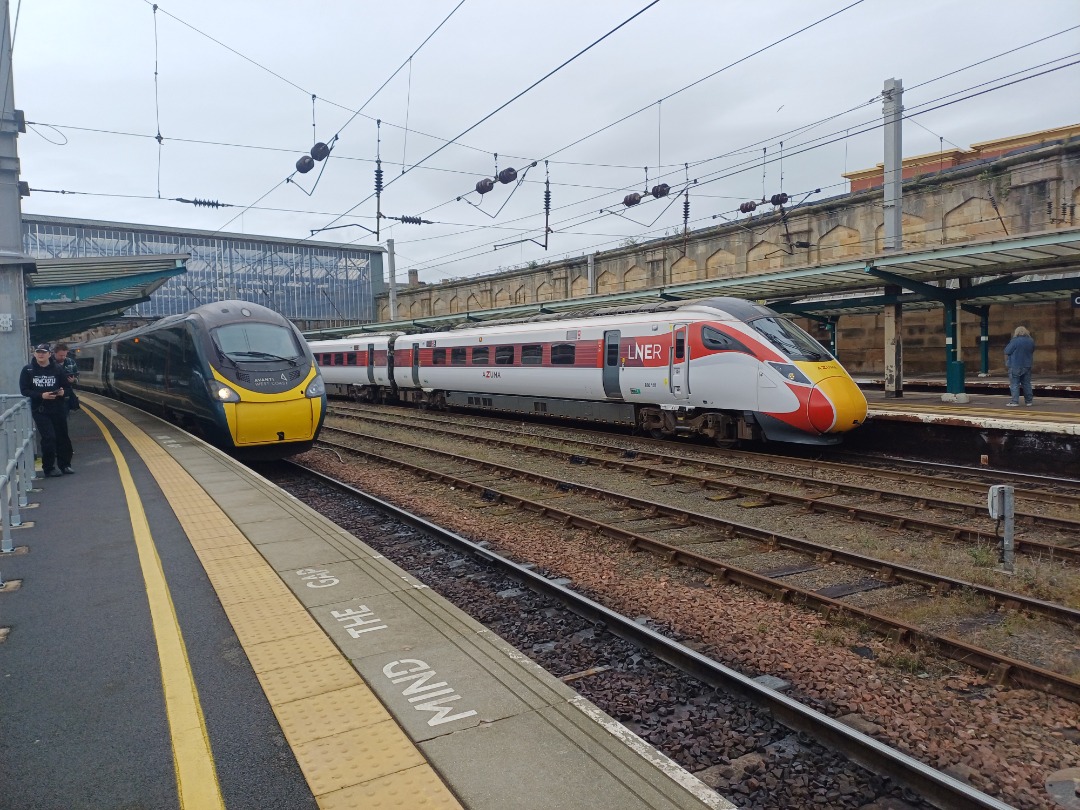 James Taylor on Train Siding: 390 pendolino and a 801 LNER Azuma at Carlisle station on the 14/9/24 Avanti west coast and LNER