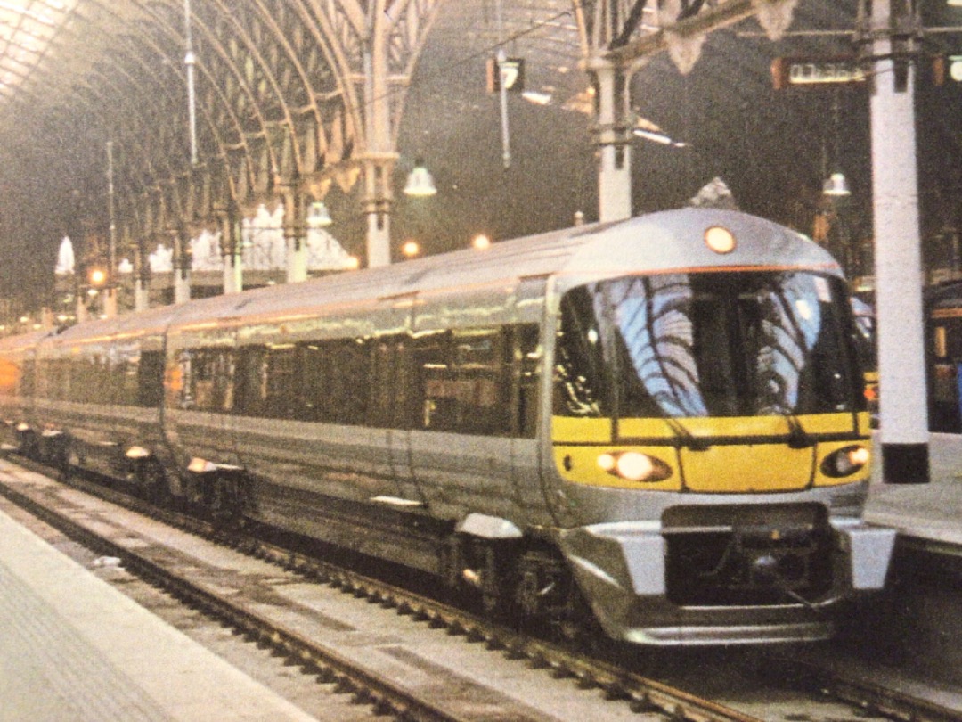 Alex Coomber on Train Siding: A Class 332. No. 332006 Heathrow Express 25 KV. The 14 Class 332s which were initially 4 car units. But we're extended to 5
were built by...