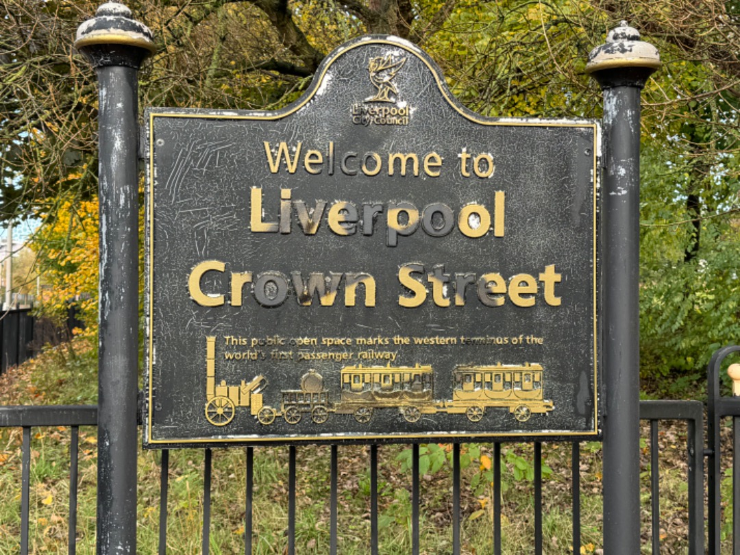 k unsworth on Train Siding: Spotted this while wandering around Liverpool this afternoon.... Site of the Original terminus of the Liverpool - Manchester
Railway, plus...