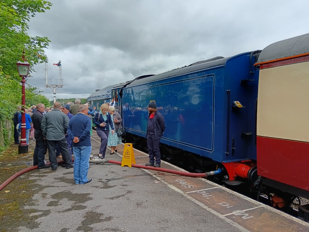 Whistlestopper on Train Siding: LNER A4 No. #60007 "Sir Nigel Gresley' and class 57/3 No. #57311 pausing at Appleby to take on water this morning
working the outbound...