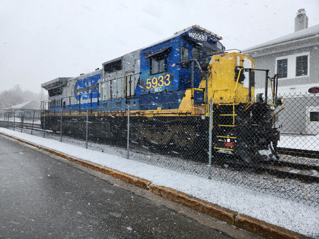 Brandon Bartlett on Train Siding: Hey all my first post here, Im from Maine so trian cuture up here is mainly old emds and GEs. So here's my first post,
MEC 5933, a C40-8