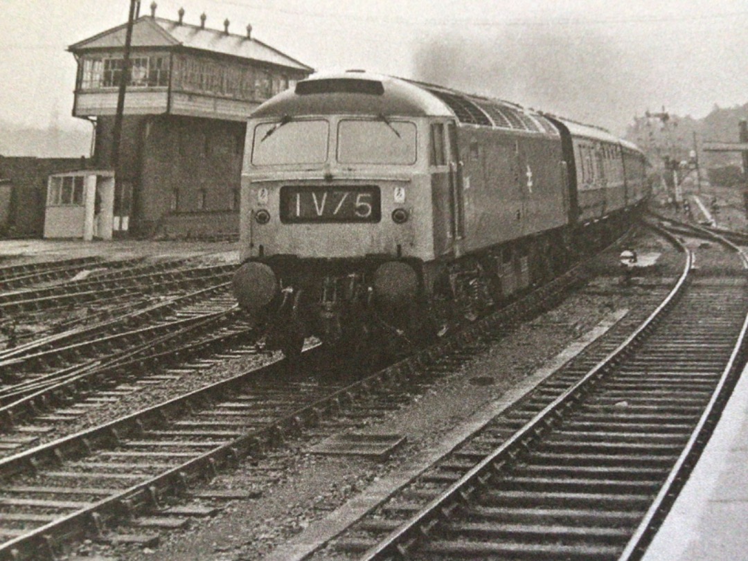 Alex Coomber on Train Siding: A Class 47. 47106 passes Exeter St David's with the 08:10 AM from Leeds to Paignton on 12th July 1975.