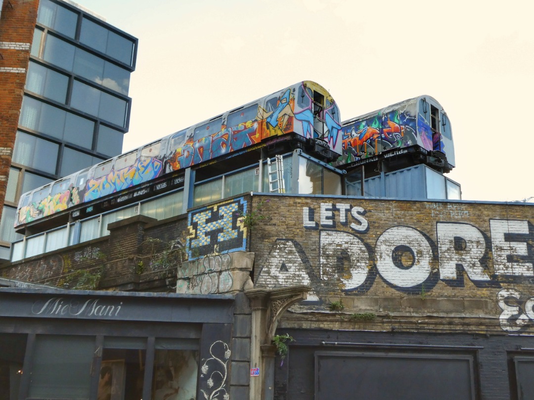 The Jamster on Train Siding: Former London Underground Jubilee Line 1983 stock 3662 and 3733 being used by Village Underground in the Shoreditch area of London.
19/09/24