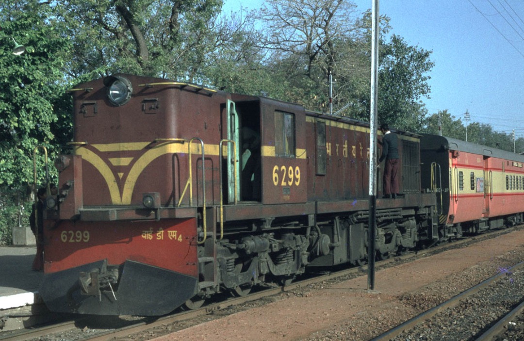 Mayank Singh on Train Siding: An image of a meter gauge from 1972. It was the premier train then running between the Indian capital Delhi and tourist city of
Jaipur.