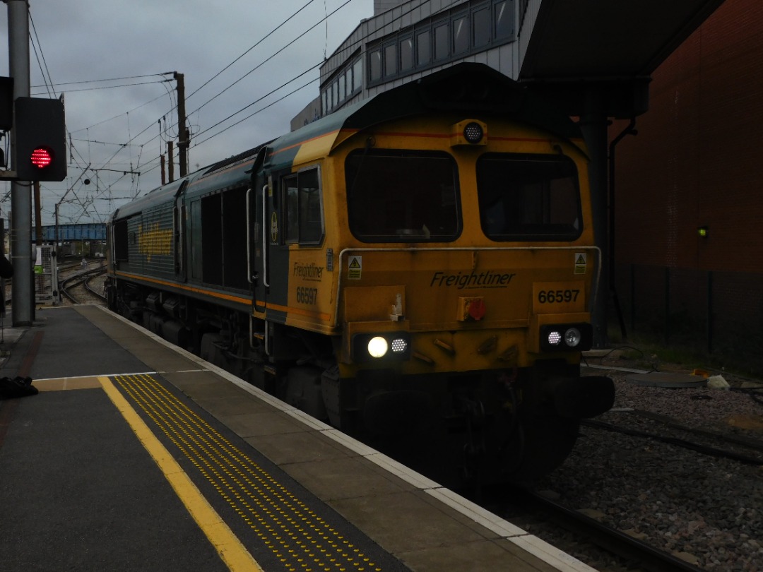 Transport in N-E Lincolnshire on Train Siding: Lovely day out at DON today, would definitely like to go again, lovely staff and great trains, 91's are by
far my...